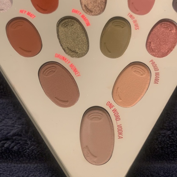 Kylie Cosmetics x Kris Martini Palette - Picture 4 of 10